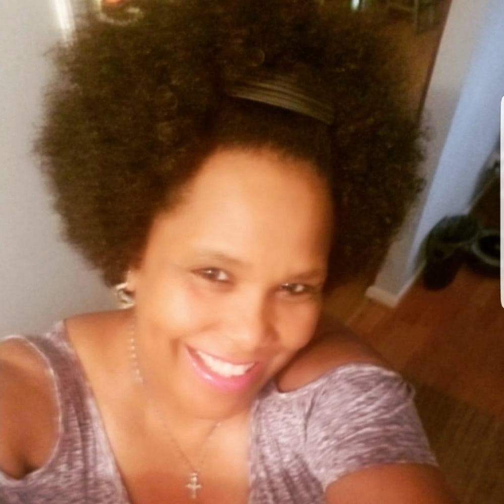 Meet your Posher, Carmela
